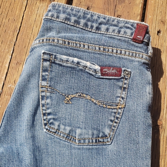 Silver Jeans- size 28 - Picture 2 of 6